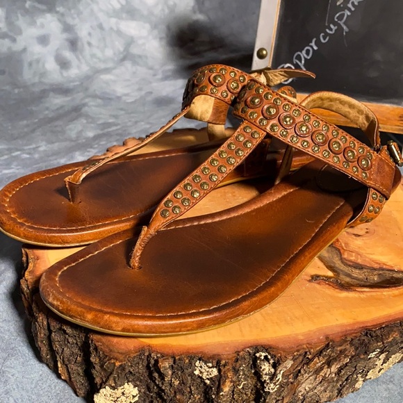 Frye Shoes - Frye Madison Disc Thong Sandals